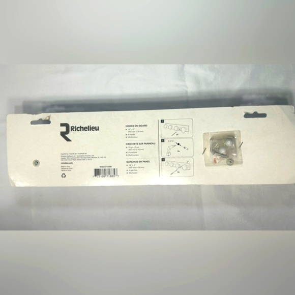 Richelieu Round Hooks On panel For Children / Safety - Picture 2 of 5